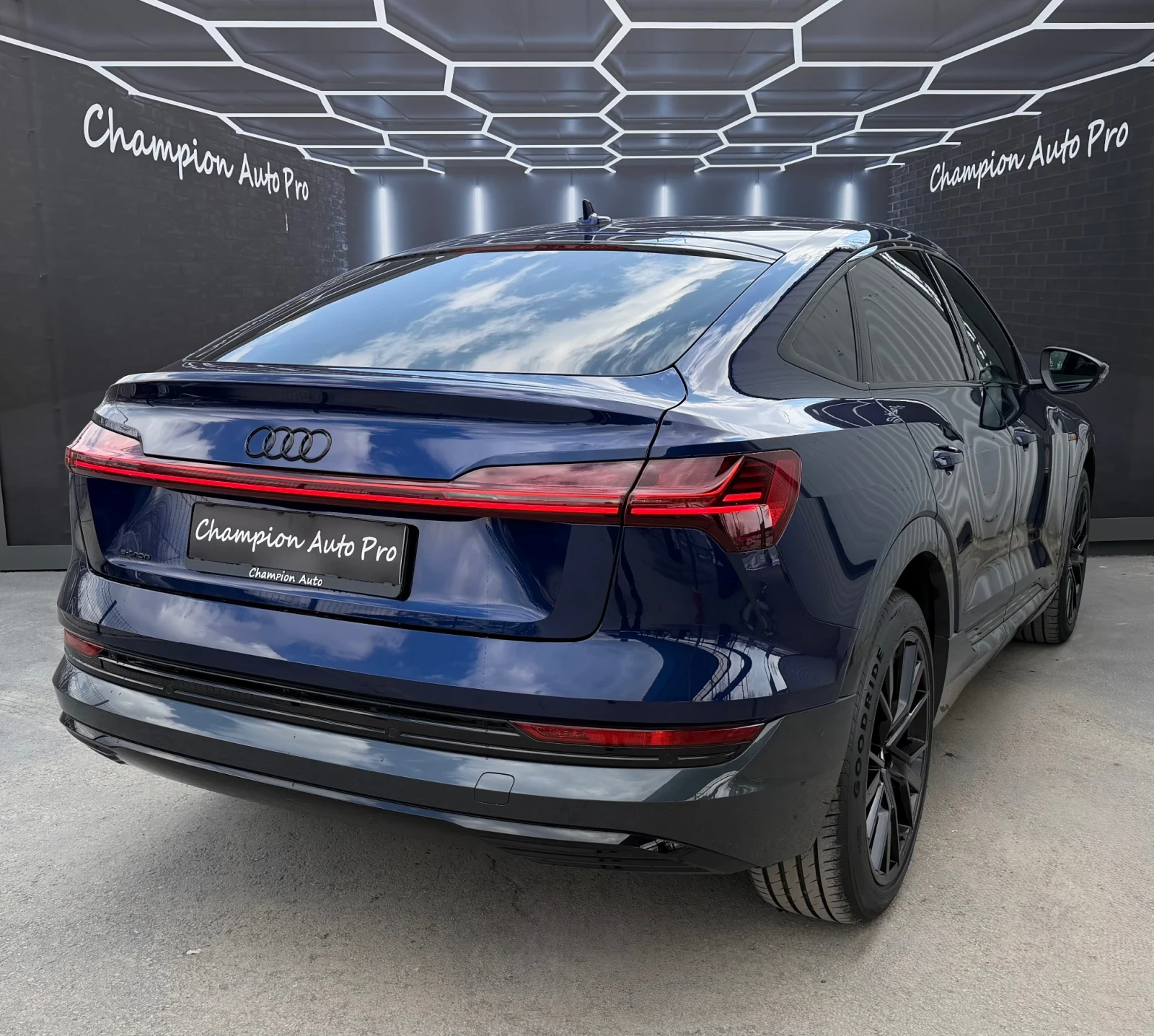 Audi E-Tron S-Line, снимка 4 - Автомобили и джипове - 53782124