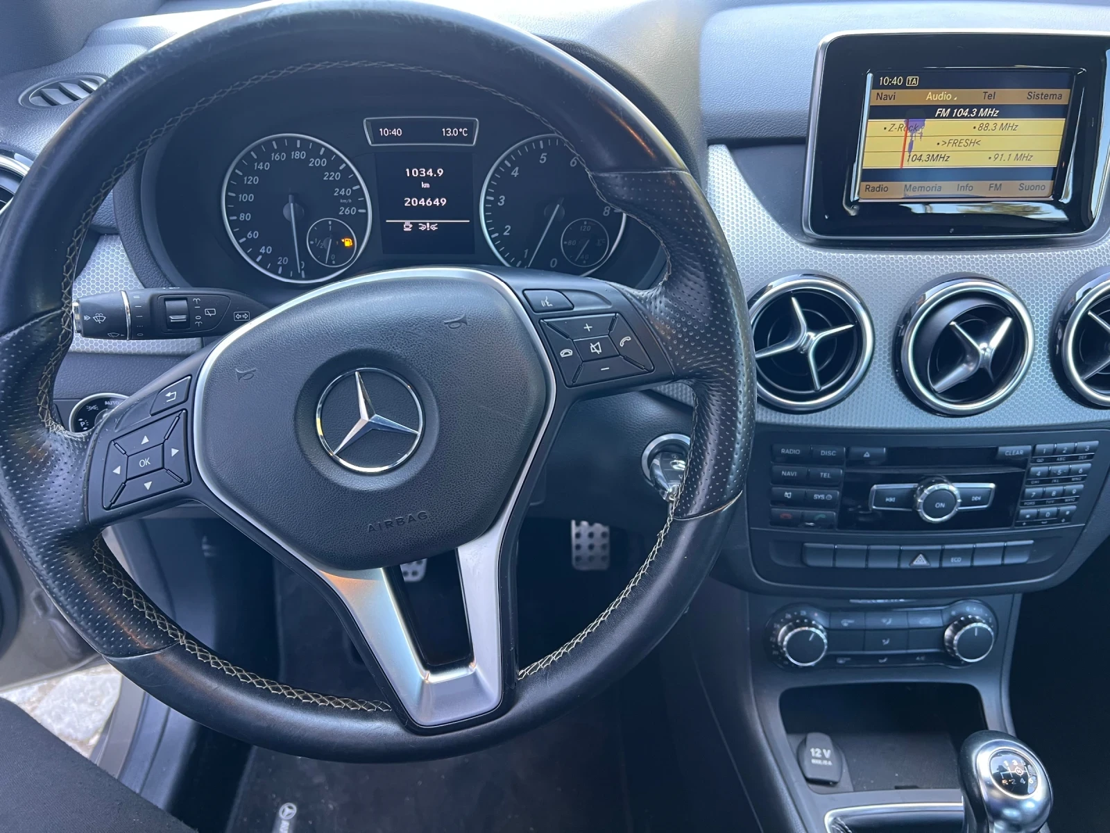 Mercedes-Benz B 180 1.6i Premium Led, снимка 17 - Автомобили и джипове - 53782832