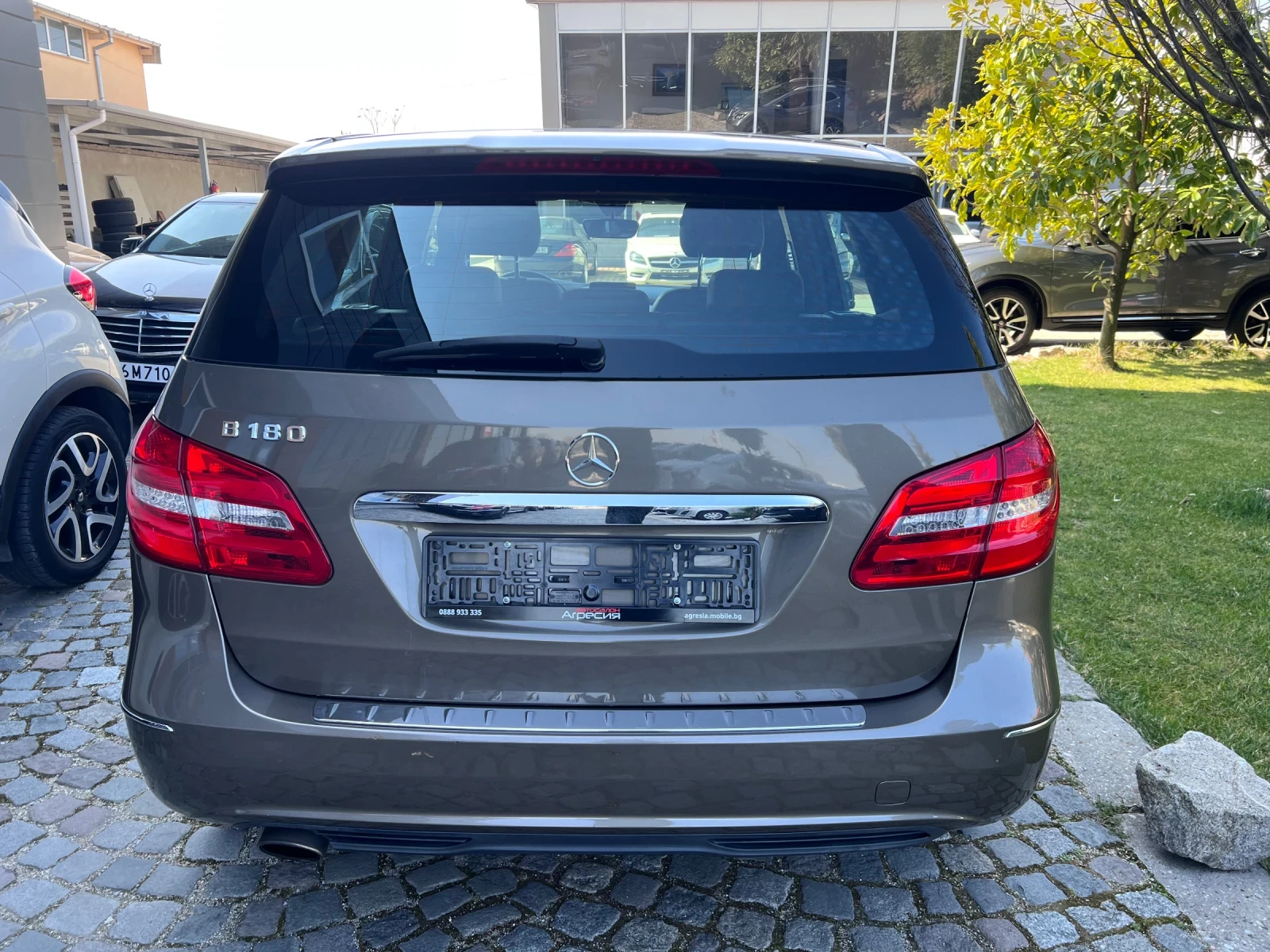 Mercedes-Benz B 180 1.6i Premium Led, снимка 6 - Автомобили и джипове - 53782832