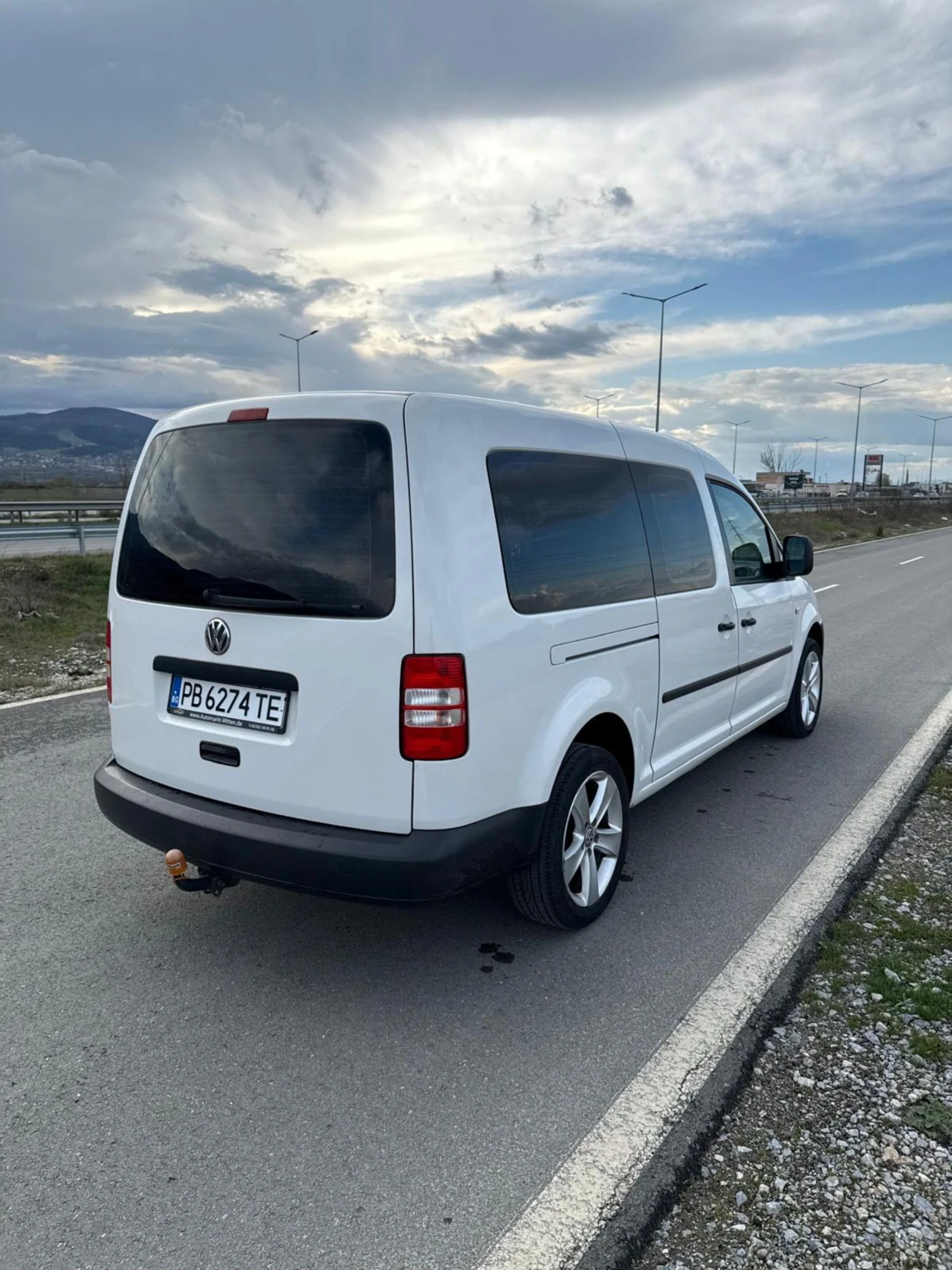 VW Caddy 1.6 MAXI , снимка 5 - Автомобили и джипове - 54099779