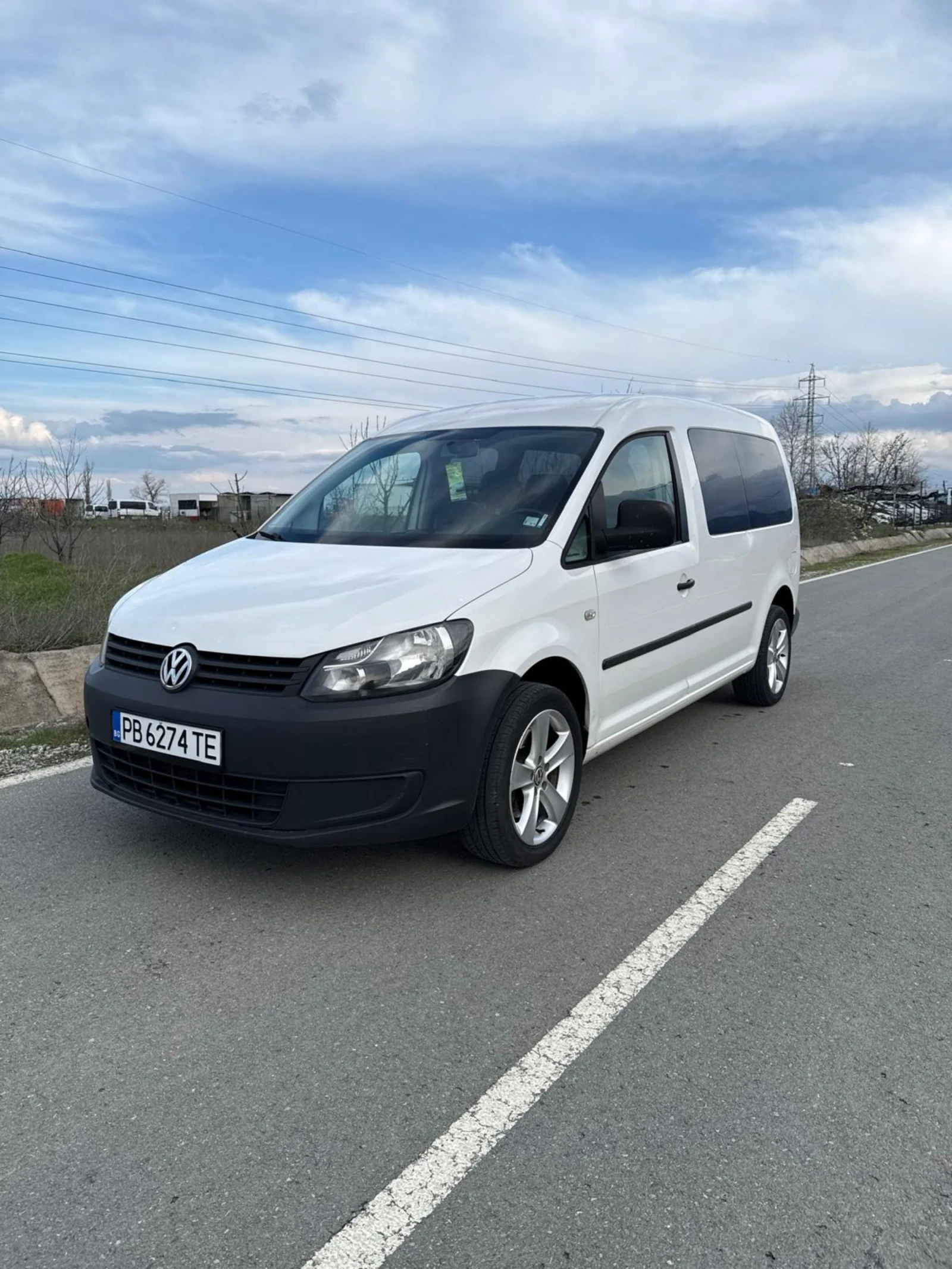 VW Caddy 1.6 MAXI , снимка 3 - Автомобили и джипове - 54099779