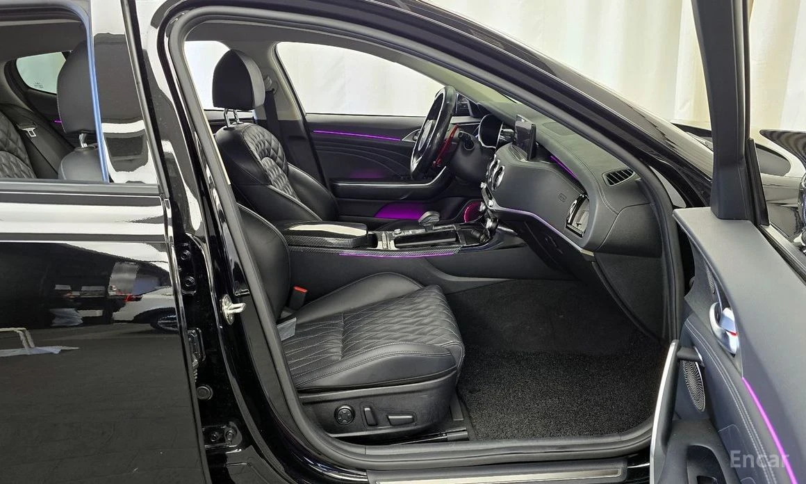 Kia Stinger, снимка 11 - Автомобили и джипове - 54639677