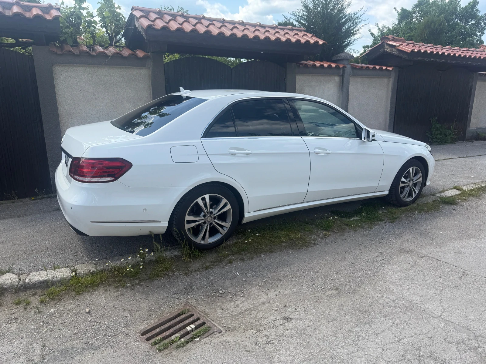 Mercedes-Benz E 220 Реални километри , снимка 5 - Автомобили и джипове - 54671154