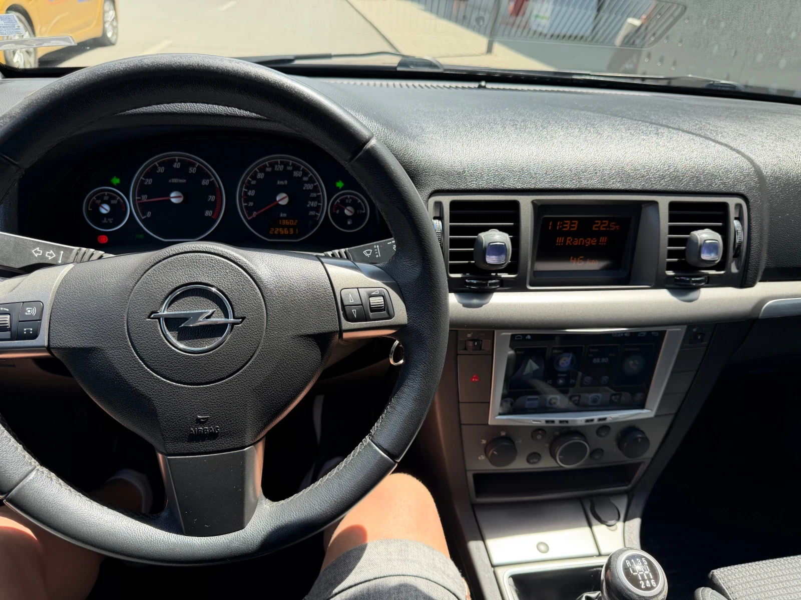 Opel Vectra C 2.2 i, снимка 11 - Автомобили и джипове - 54708289