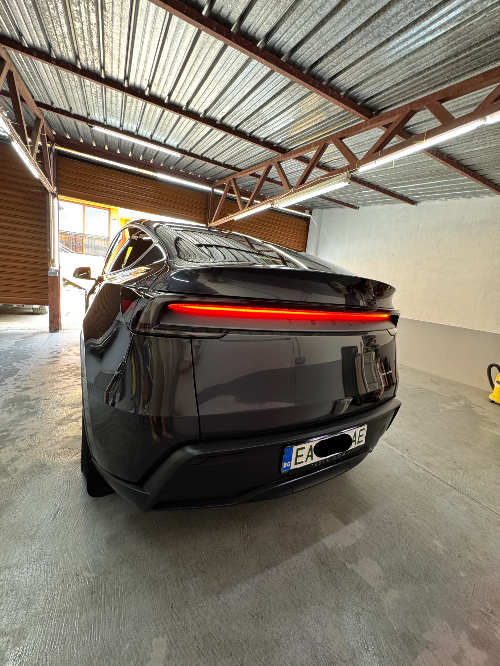 Tesla Model Y Long Range DM, снимка 4 - Автомобили и джипове - 54940562