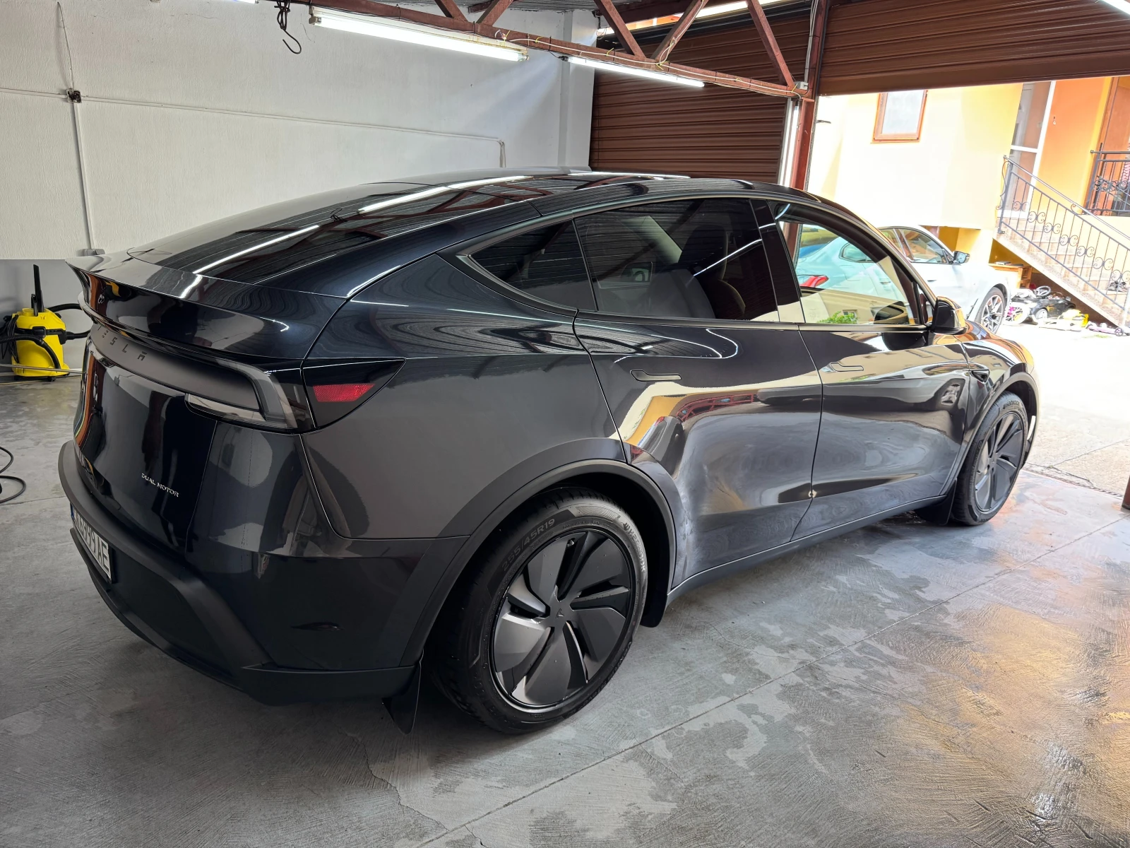 Tesla Model Y Long Range DM, снимка 6 - Автомобили и джипове - 54940562