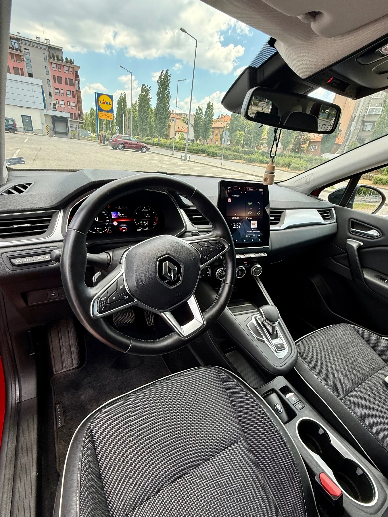Renault Captur, снимка 7 - Автомобили и джипове - 55016585
