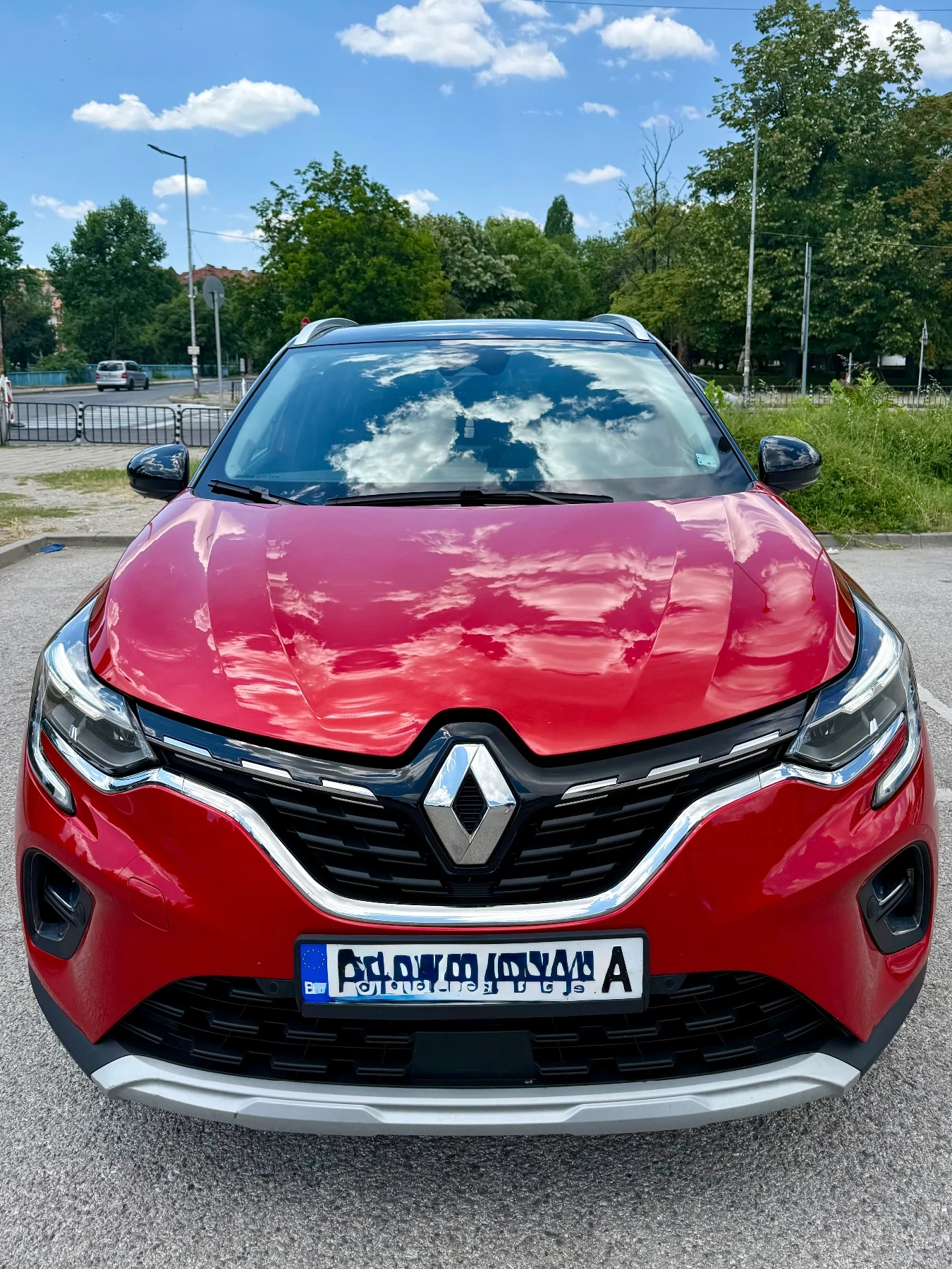 Renault Captur, снимка 2 - Автомобили и джипове - 55016585