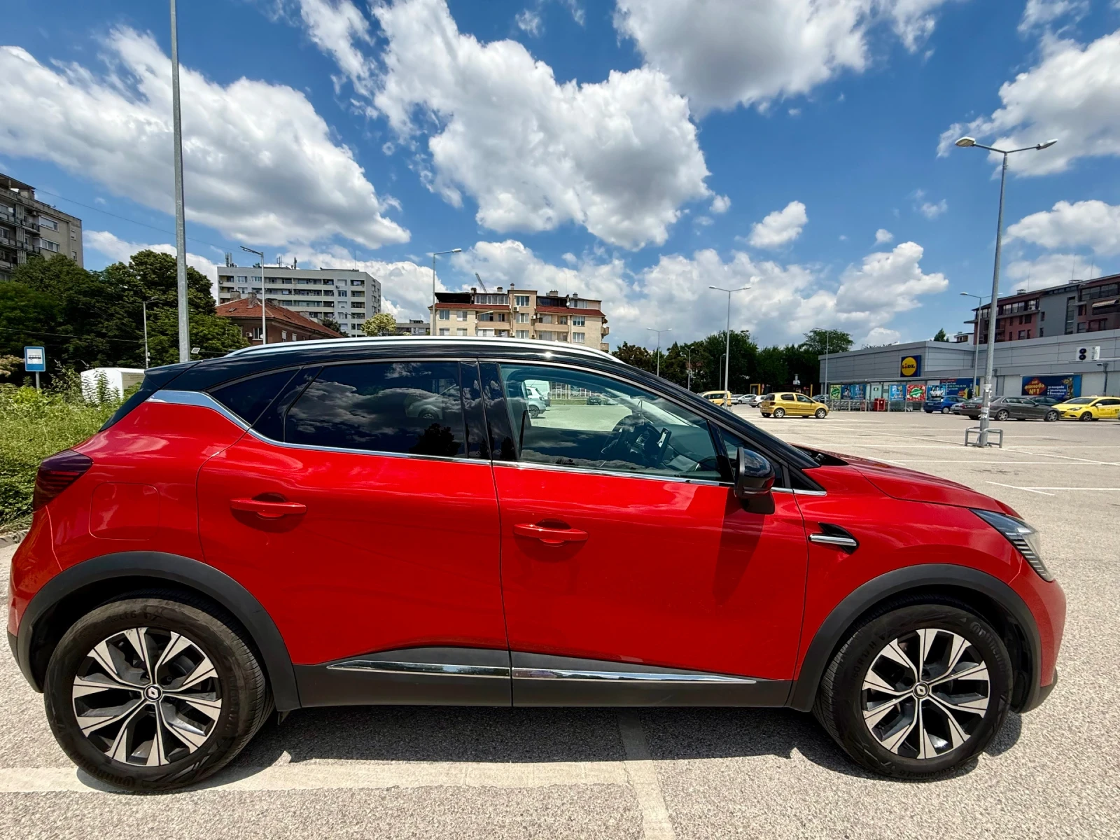 Renault Captur, снимка 3 - Автомобили и джипове - 55016585