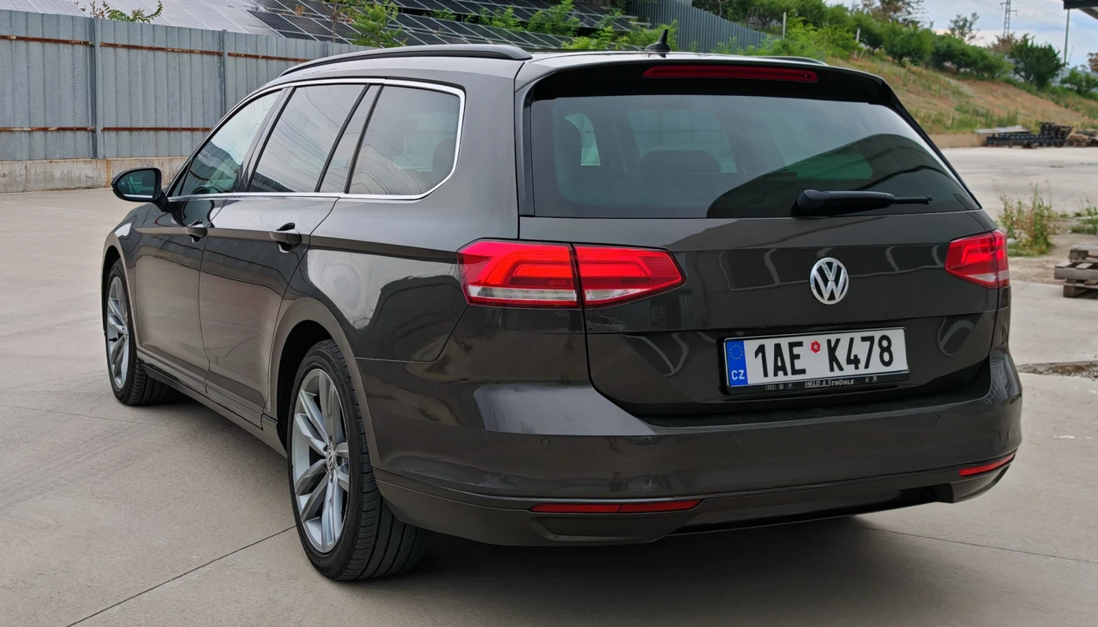 VW Passat 2.0TDI Carplay* Navi* ACC* USB* ISOFIX , снимка 4 - Автомобили и джипове - 55408624
