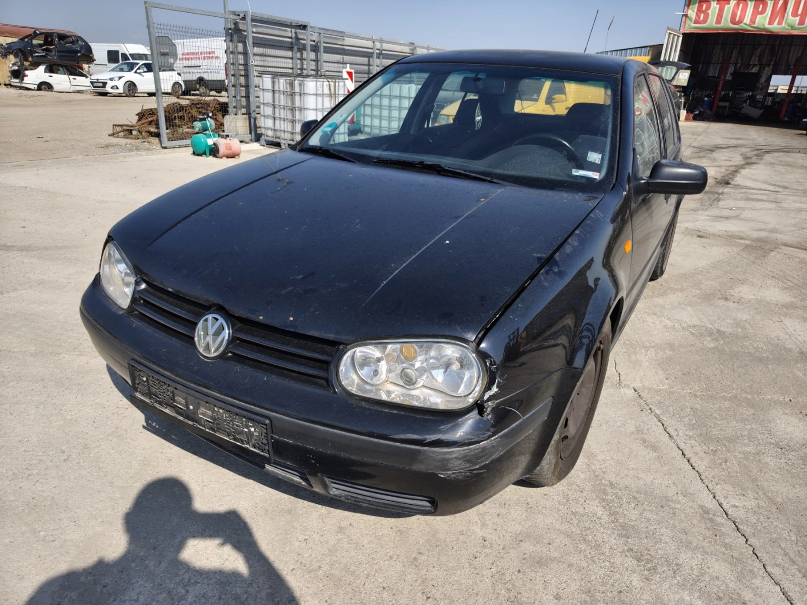 VW Golf 4 - 1.6, снимка 2 - Автомобили и джипове - 55830666