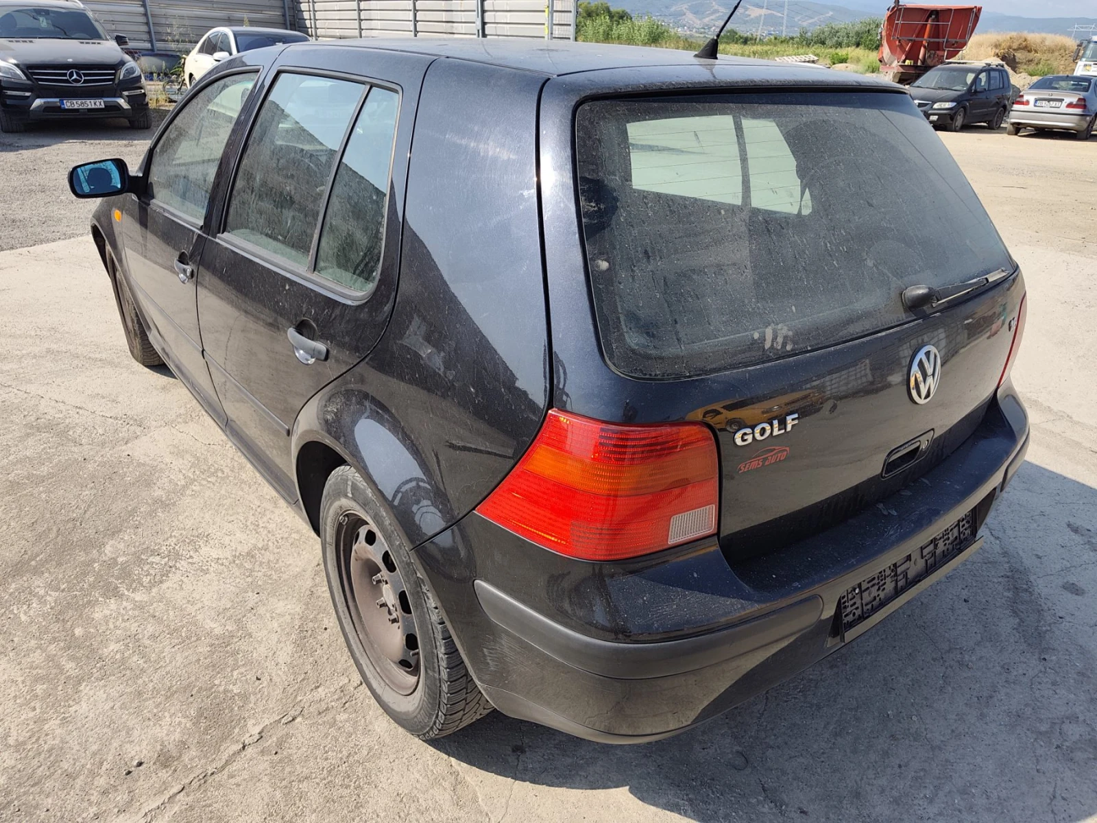 VW Golf 4 - 1.6, снимка 4 - Автомобили и джипове - 55830666