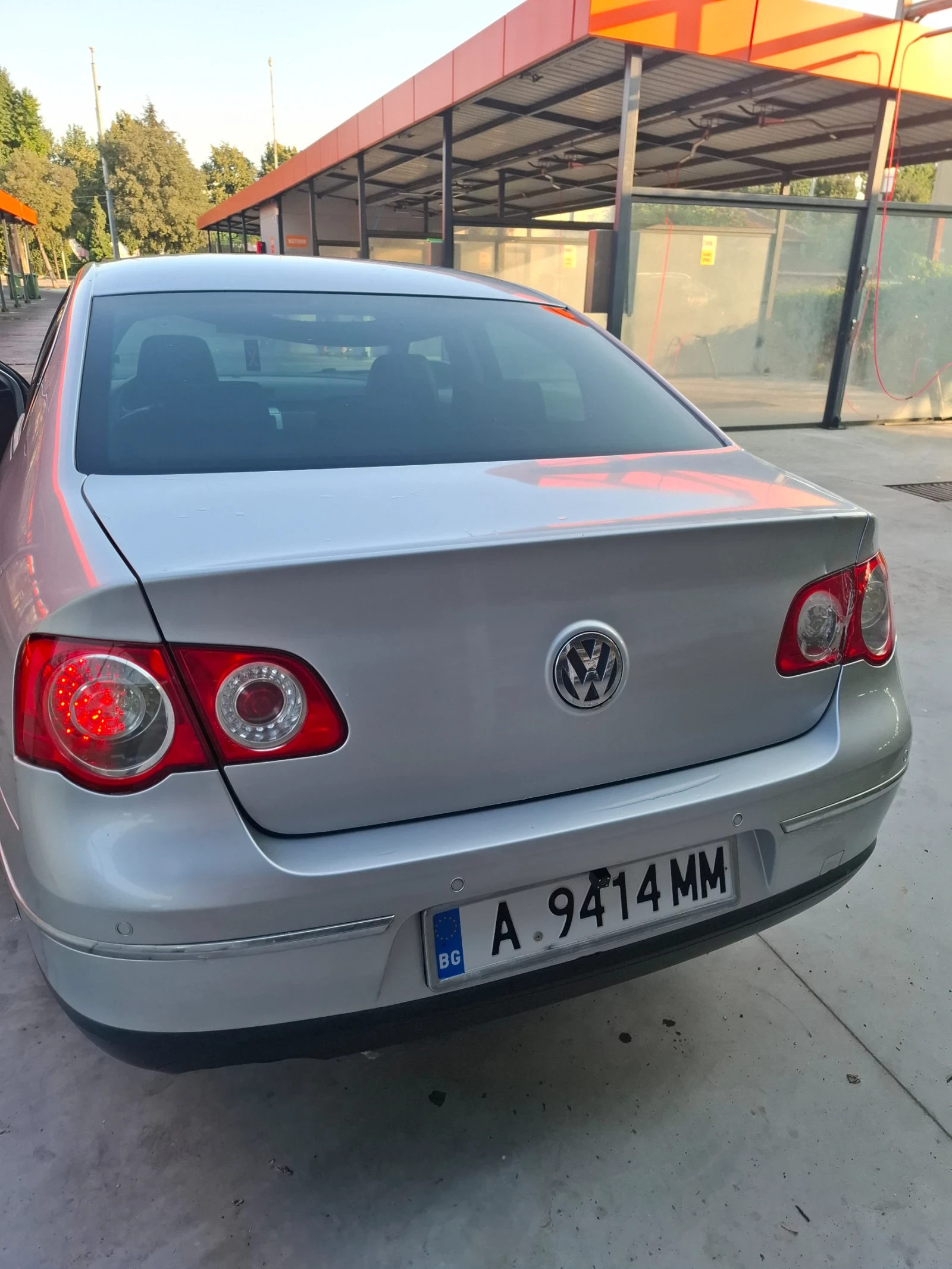 VW Passat 2.0 tdi, снимка 3 - Автомобили и джипове - 56158135