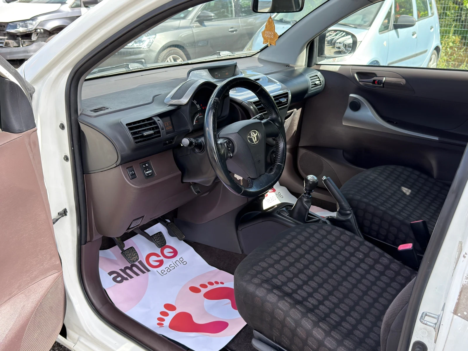 Toyota IQ SOL | Бяла перла | Перфектна, снимка 7 - Автомобили и джипове - 56173898