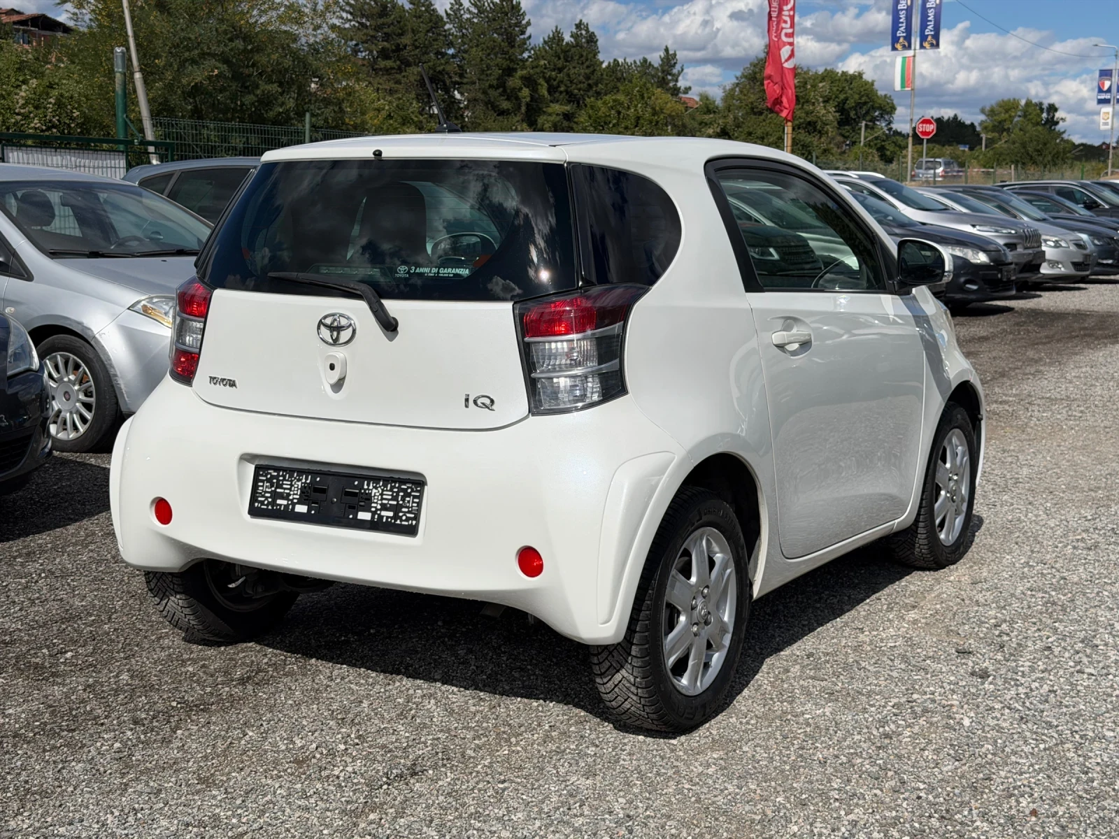 Toyota IQ SOL | Бяла перла | Перфектна, снимка 6 - Автомобили и джипове - 56173898