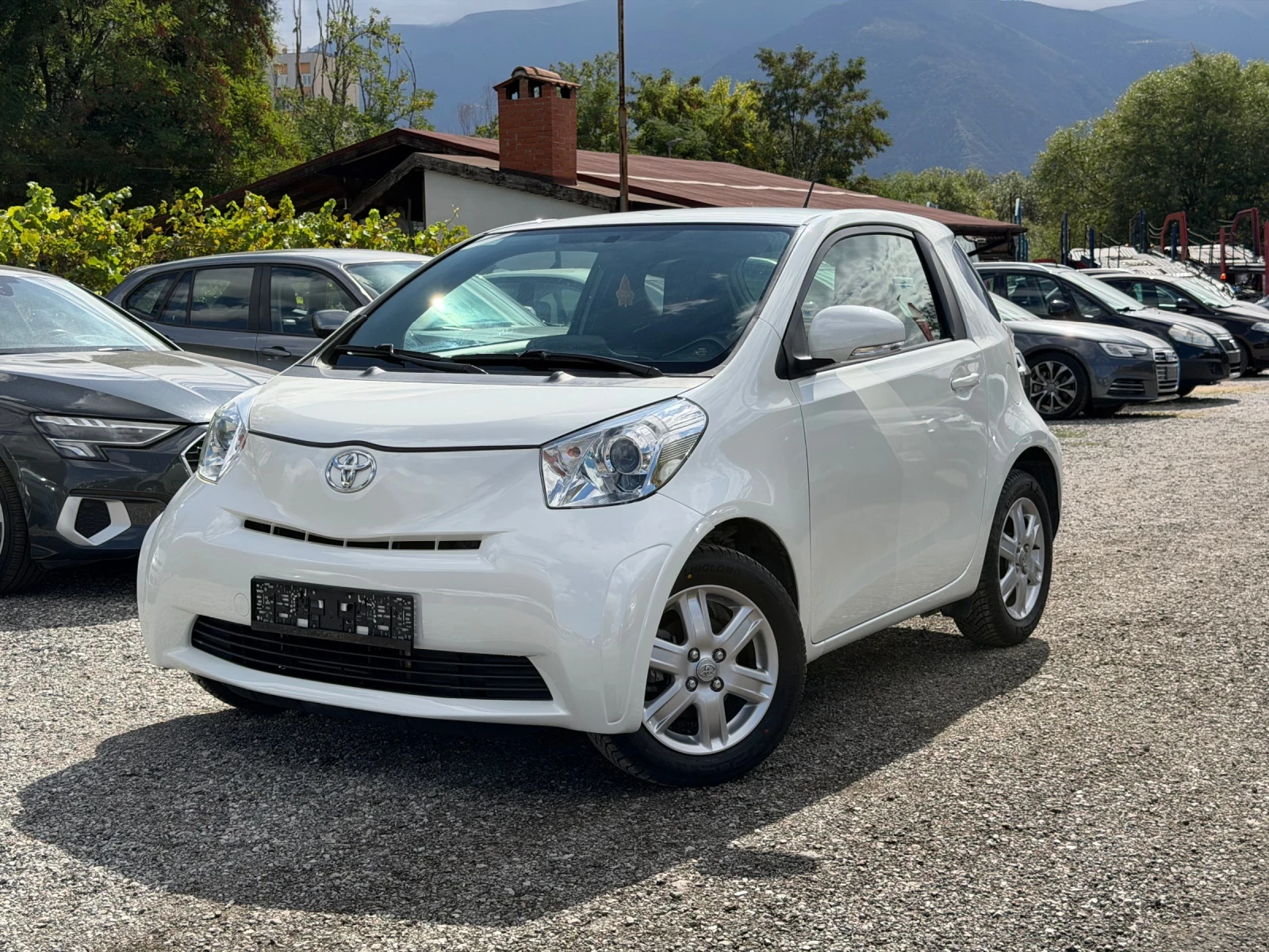 Toyota IQ SOL | Бяла перла | Перфектна