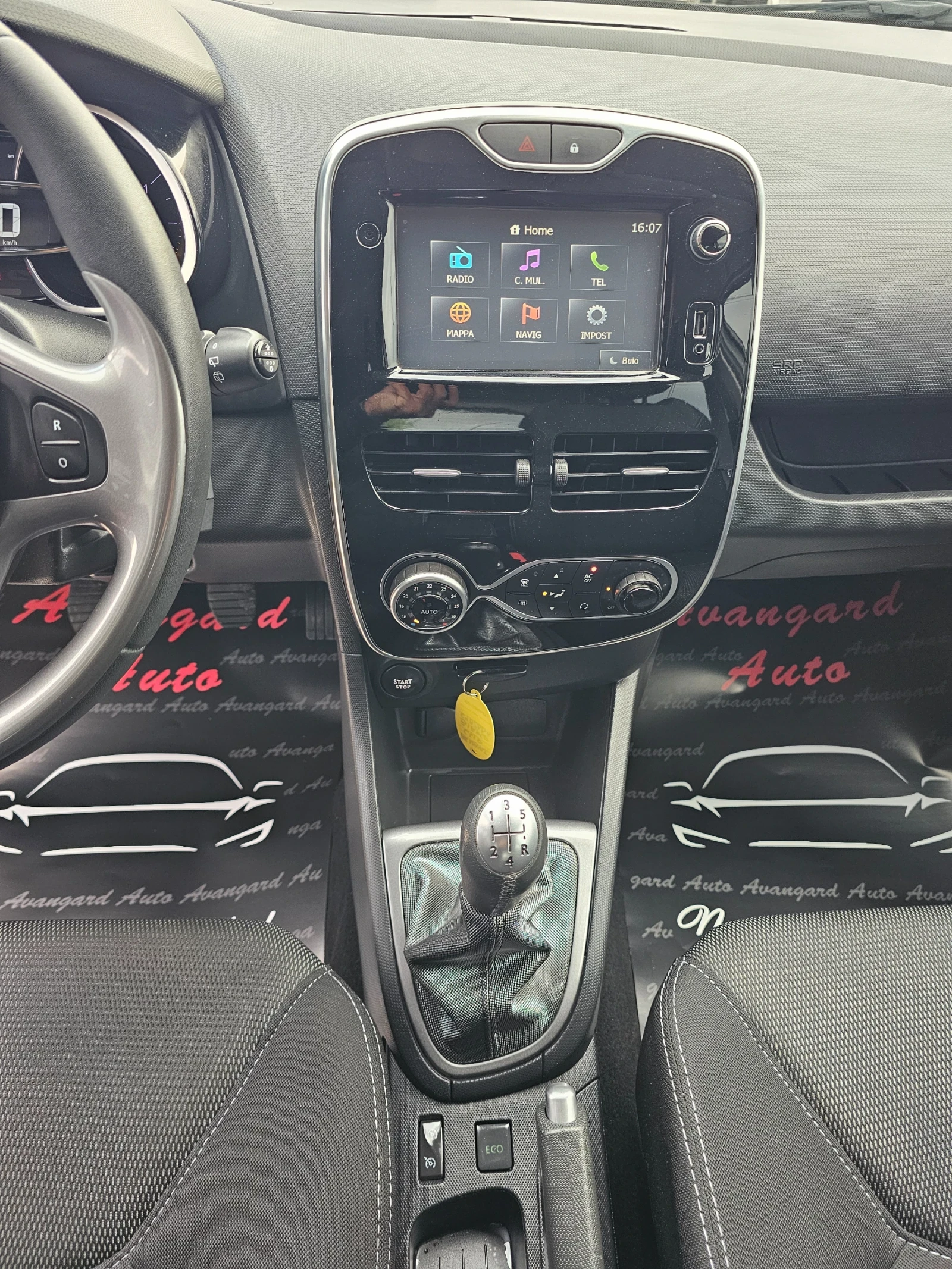 Renault Clio 1.5dCi, 90к.с., снимка 11 - Автомобили и джипове - 56262196
