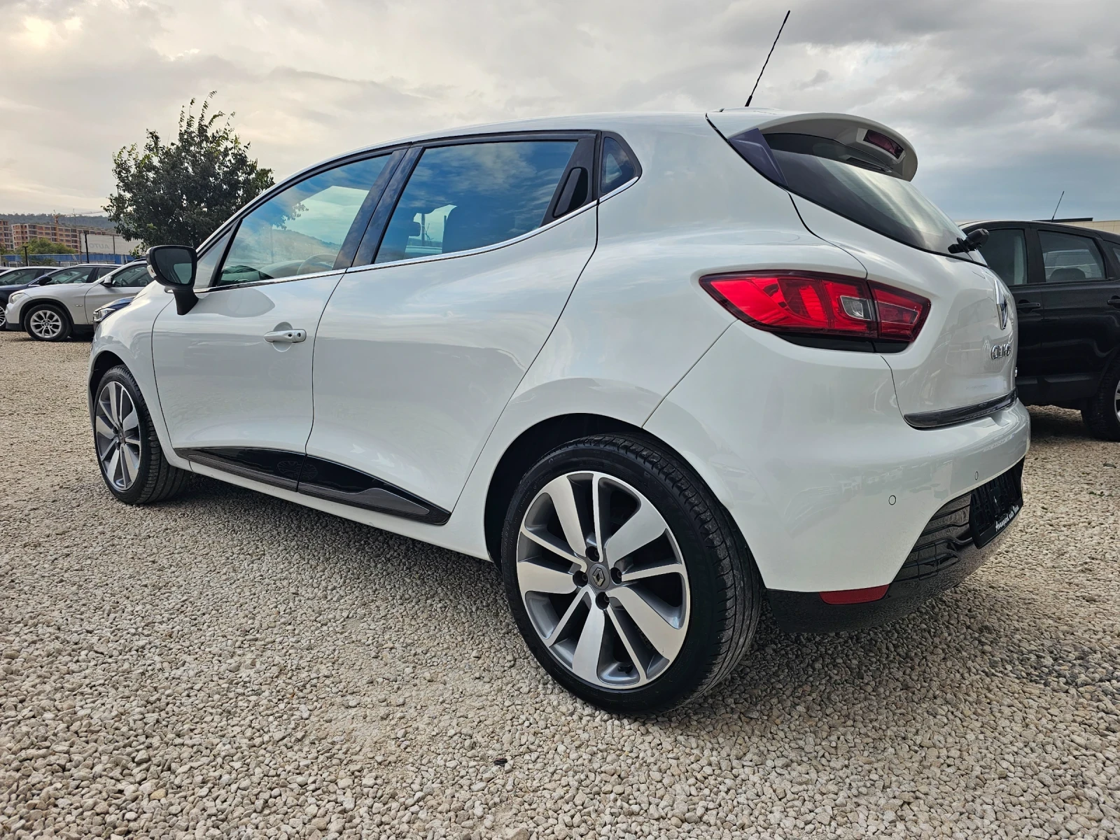 Renault Clio 1.5dCi, 90к.с., снимка 6 - Автомобили и джипове - 56262196
