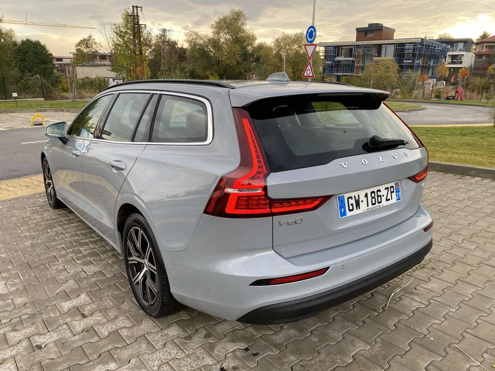 Volvo V60 V60/ B4/Mild Hybrid/ 197ch/ Start/ DCT 7 | Mobile.bg � ����������� 7