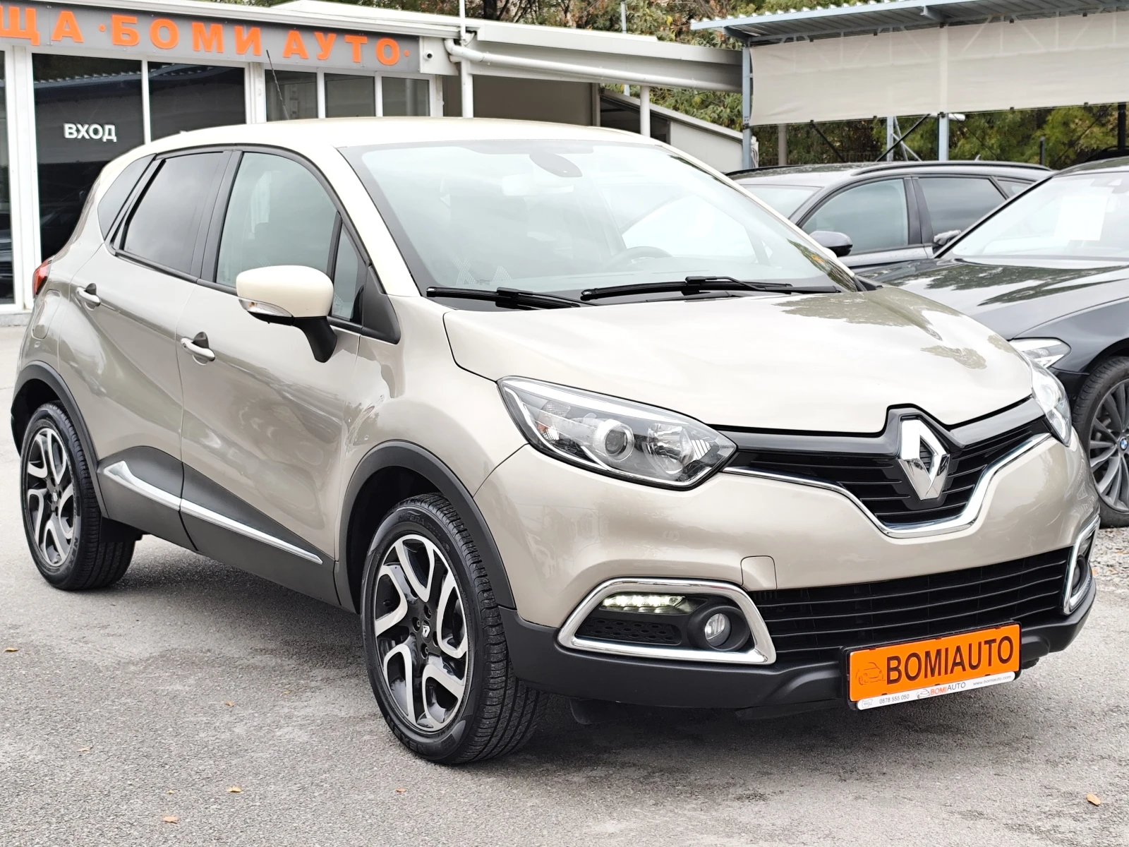 Renault Captur 0.9TCe* LED* NAVI* EURO 6B* , снимка 3 - Автомобили и джипове - 56744650
