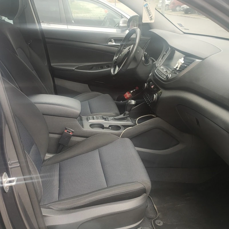 Hyundai Tucson, снимка 13 - Автомобили и джипове - 47672783