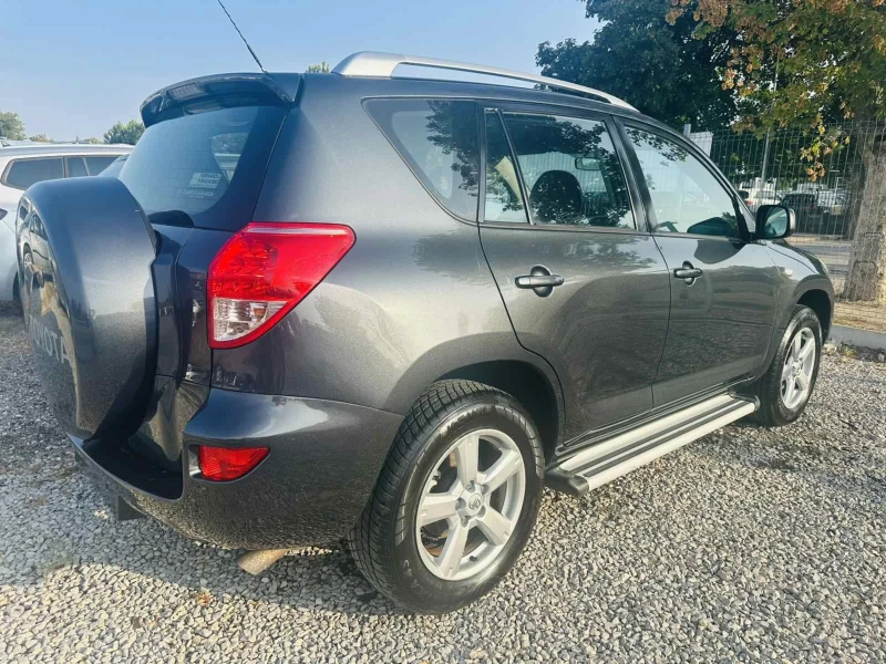 Toyota Rav4 2.0 vvti, снимка 3 - Автомобили и джипове - 46591791