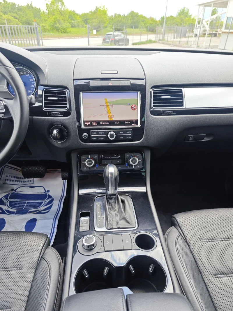 VW Touareg ОБДУХВАНЕ ПОДГРЕВ ФУЛЛ, снимка 12 - Автомобили и джипове - 48508058