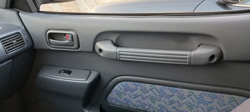 Toyota Rav4, снимка 5 - Автомобили и джипове - 52996652