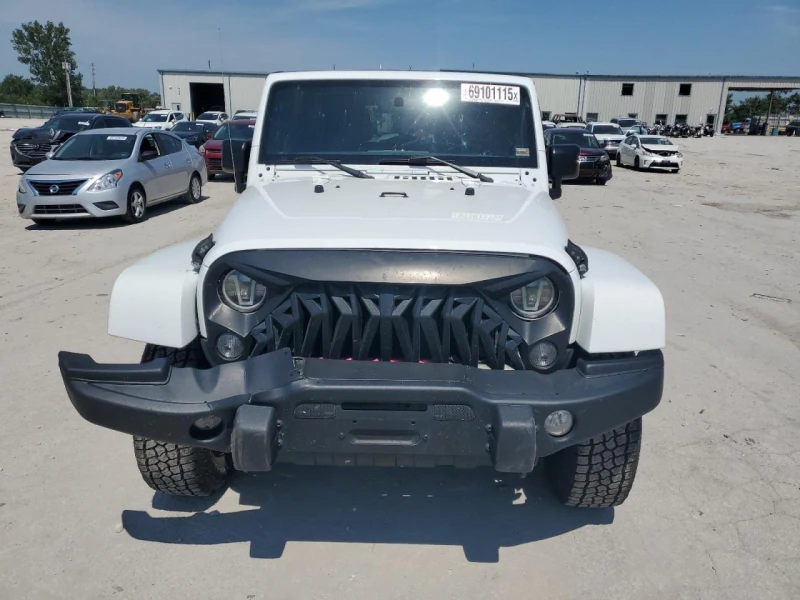 Jeep Wrangler UNLIMITED SAHARA - 23900 лв. - 57303406 1