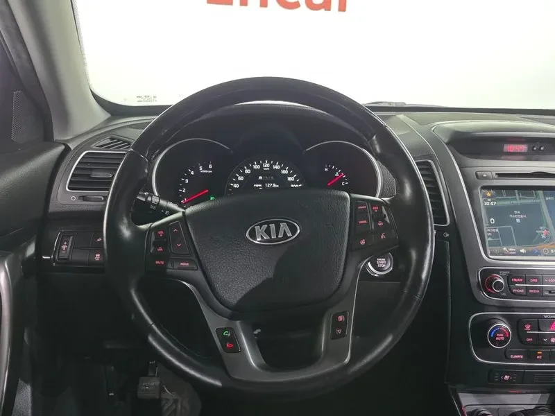 Kia Sorento 2.0 2WD, снимка 13 - Автомобили и джипове - 54264139