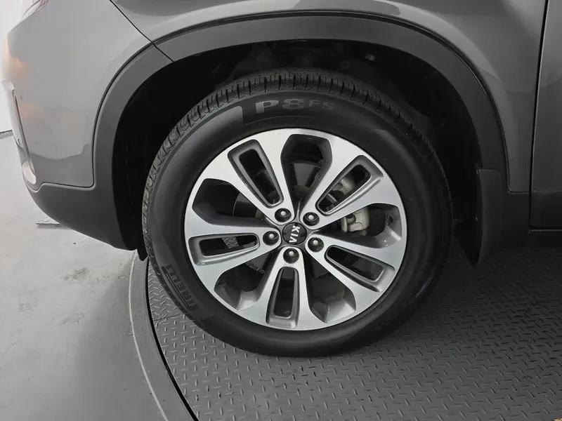 Kia Sorento 2.0 2WD, снимка 5 - Автомобили и джипове - 54264139