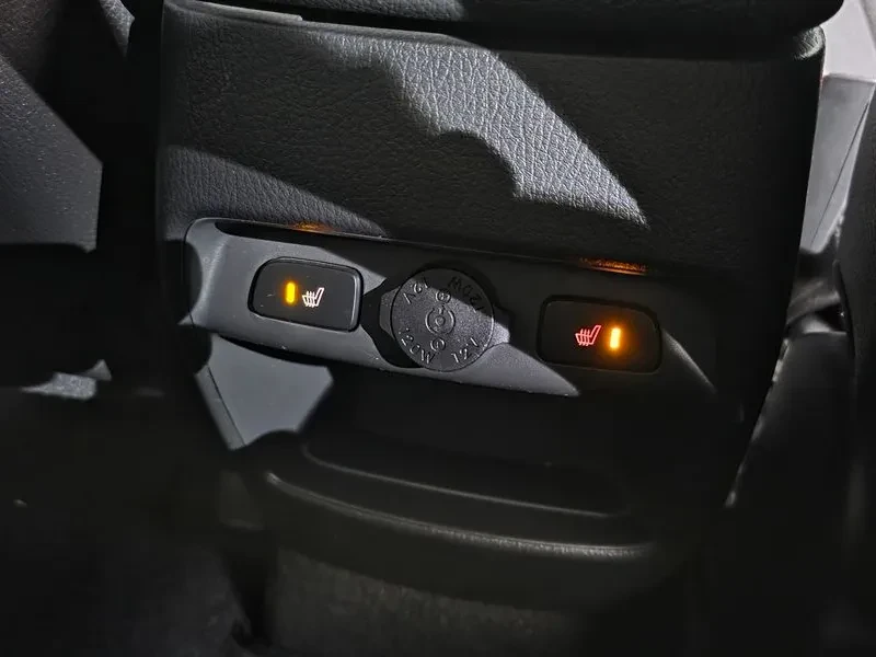 Kia Sorento 2.0 2WD, снимка 16 - Автомобили и джипове - 54264139