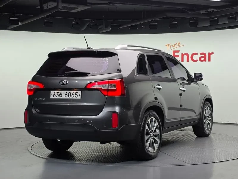 Kia Sorento 2.0 2WD, снимка 2 - Автомобили и джипове - 54264139