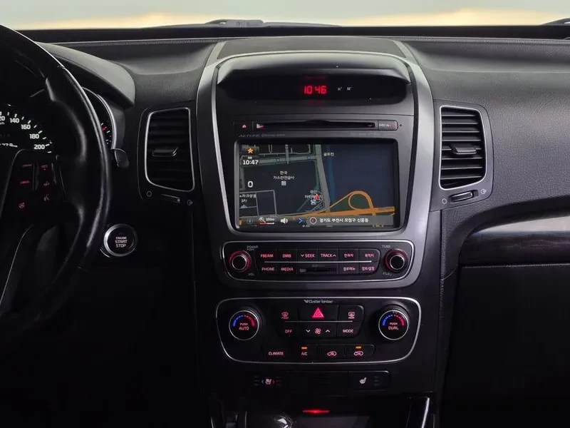 Kia Sorento 2.0 2WD, снимка 14 - Автомобили и джипове - 54264139