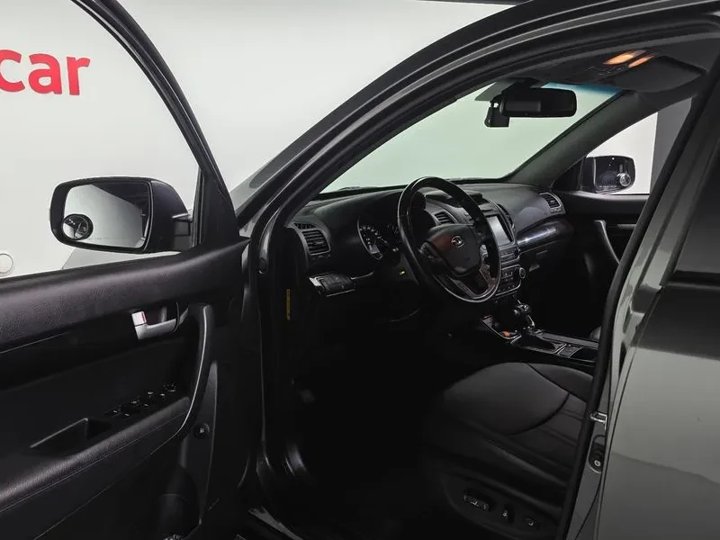 Kia Sorento 2.0 2WD, снимка 10 - Автомобили и джипове - 54264139