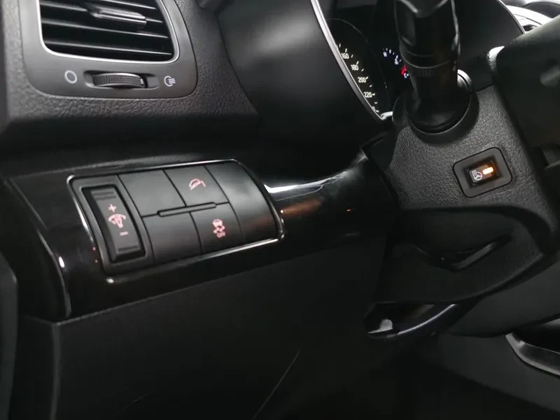 Kia Sorento 2.0 2WD, снимка 17 - Автомобили и джипове - 54264139