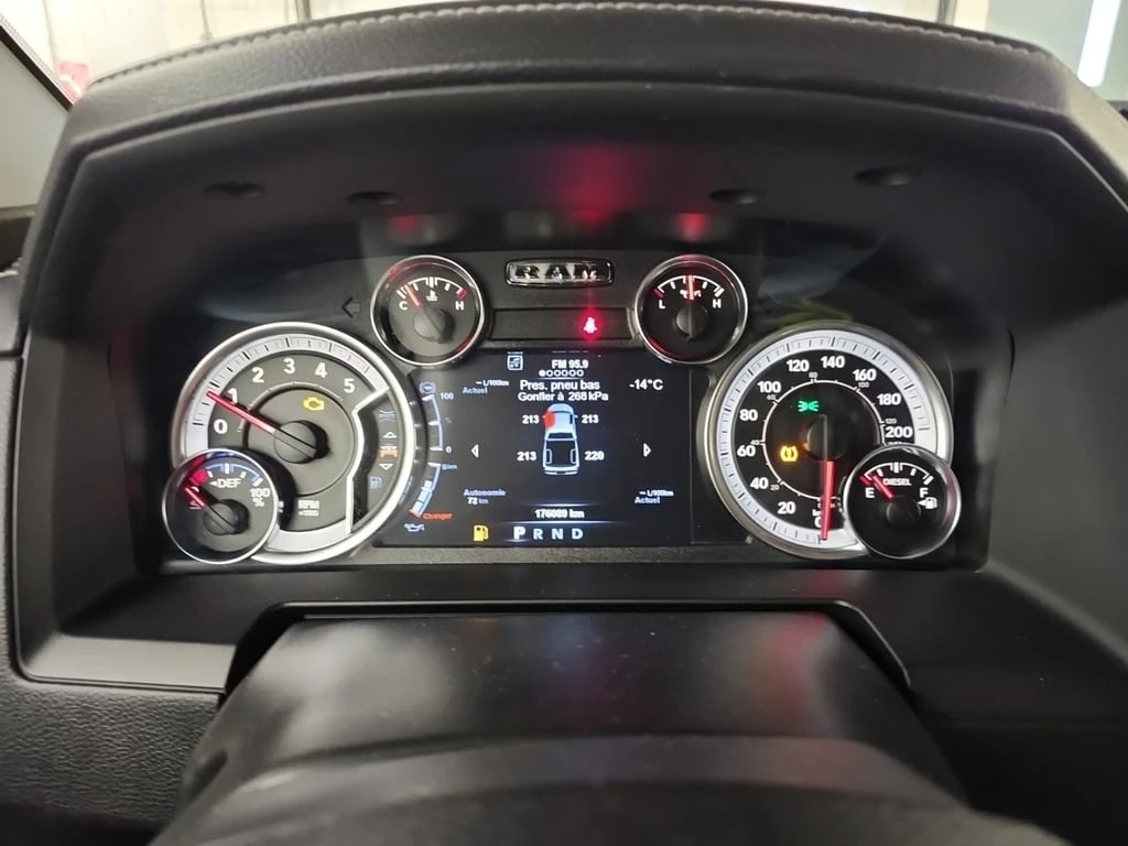 Dodge RAM 1500 * SPORT CREW CAB STD BED * CARFAX * БЕЗ ПЪРВОНАЧАЛ - изображение 10