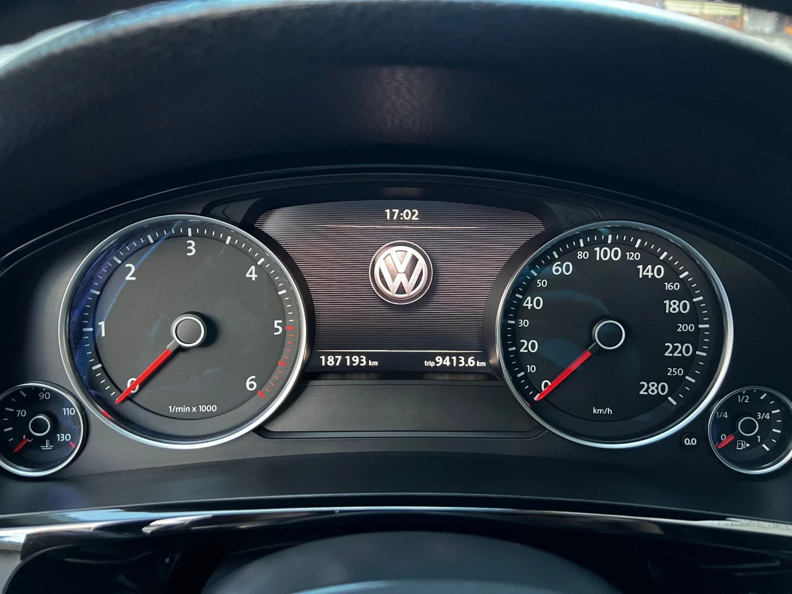 VW Touareg, снимка 13 - Автомобили и джипове - 53567448