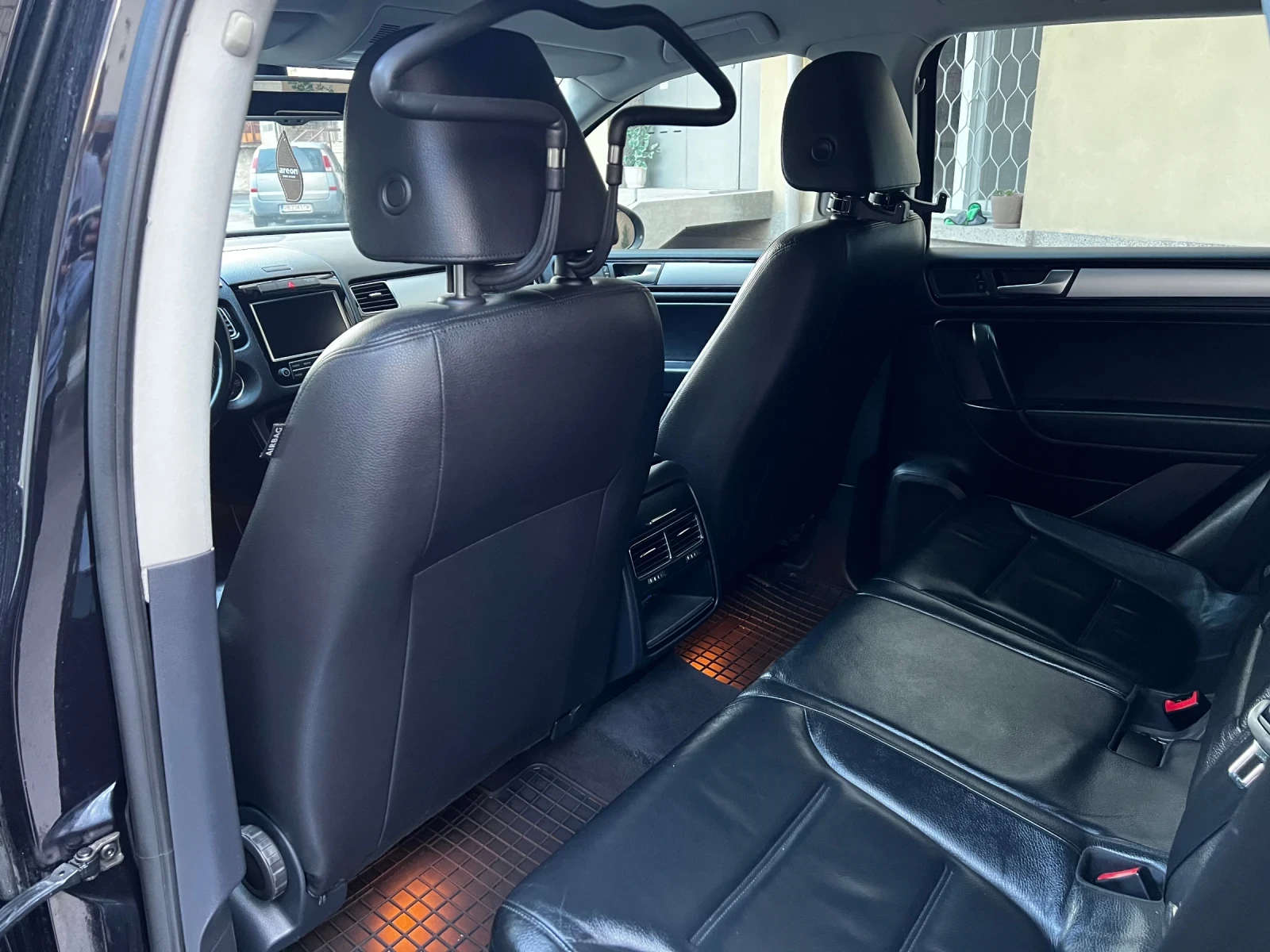 VW Touareg, снимка 11 - Автомобили и джипове - 53567448