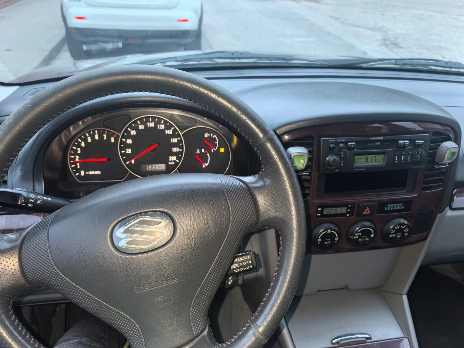 Suzuki Grand vitara 2.7, снимка 14 - Автомобили и джипове - 53726882