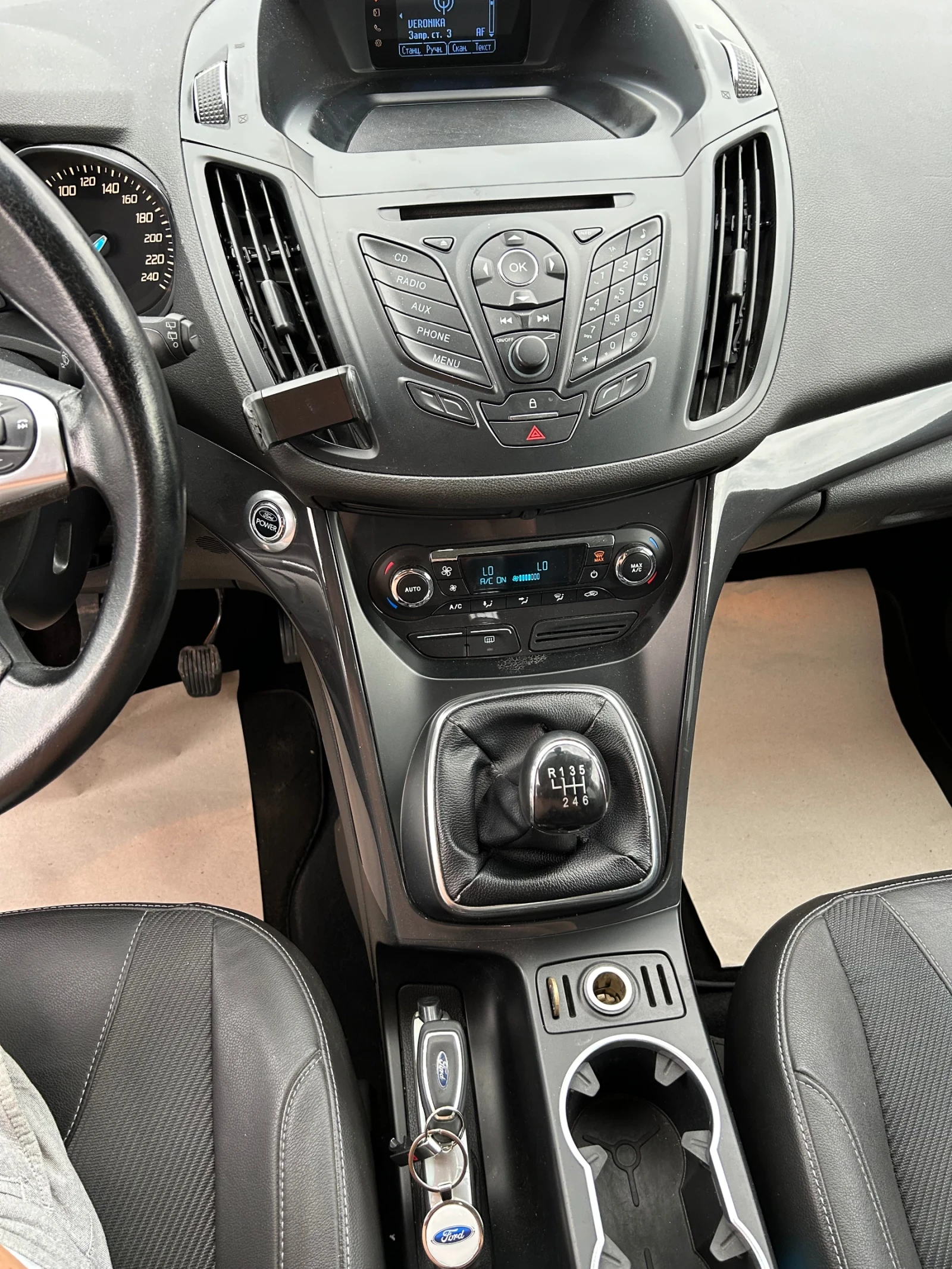 Ford Kuga 2.0HDi/140K.C./FACELIFT/LED, снимка 13 - Автомобили и джипове - 55016449