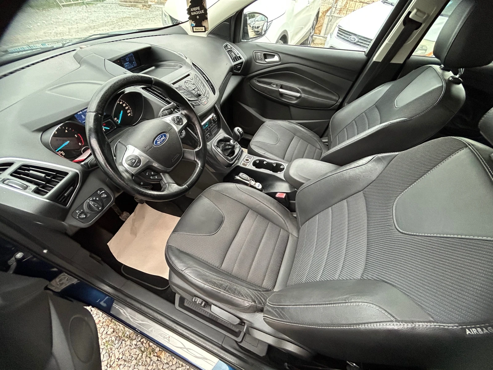 Ford Kuga 2.0HDi/140K.C./FACELIFT/LED, снимка 9 - Автомобили и джипове - 55016449