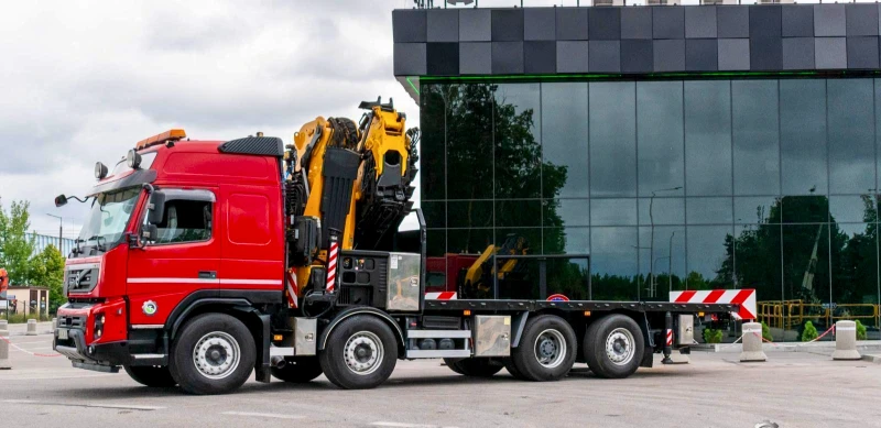 Volvo Fm 500 8x2 Effer 585 Fly Jib 35метра + Лебедка  , снимка 4 - Камиони - 51240094