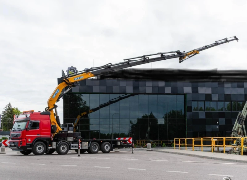 Volvo Fm 500 8x2 Effer 585 Fly Jib 35метра + Лебедка  , снимка 3 - Камиони - 51240094