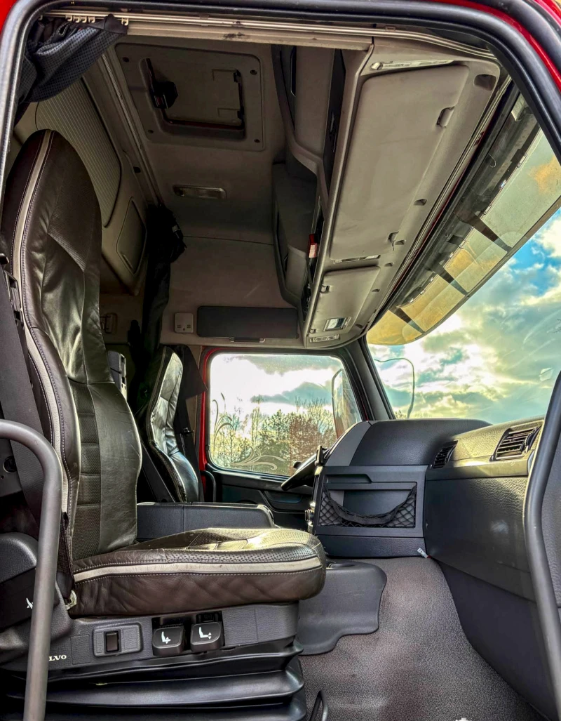 Volvo Fm 500 8x2 Effer 585 Fly Jib 35метра + Лебедка  , снимка 13 - Камиони - 51240094