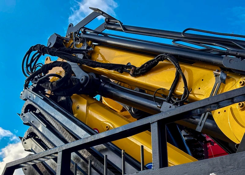 Volvo Fm 500 8x2 Effer 585 Fly Jib 35метра + Лебедка  , снимка 15 - Камиони - 51240094