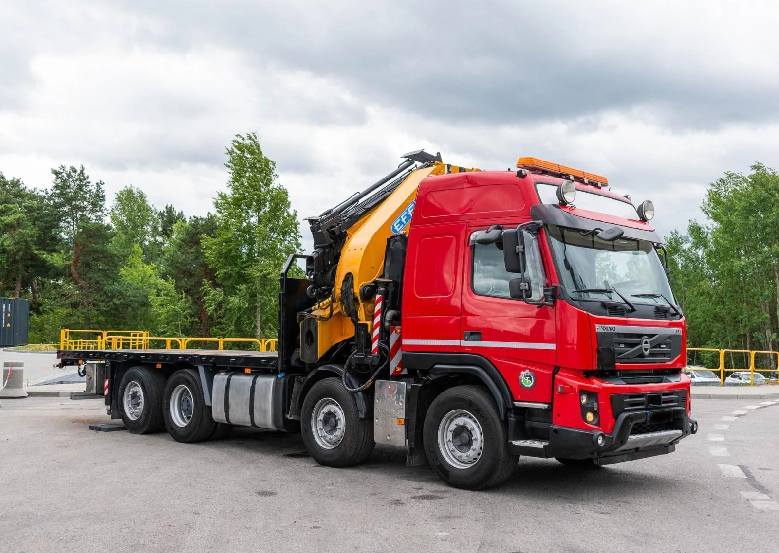 Volvo Fm 500 8x2 Effer 585 Fly Jib 35метра + Лебедка   - изображение 2