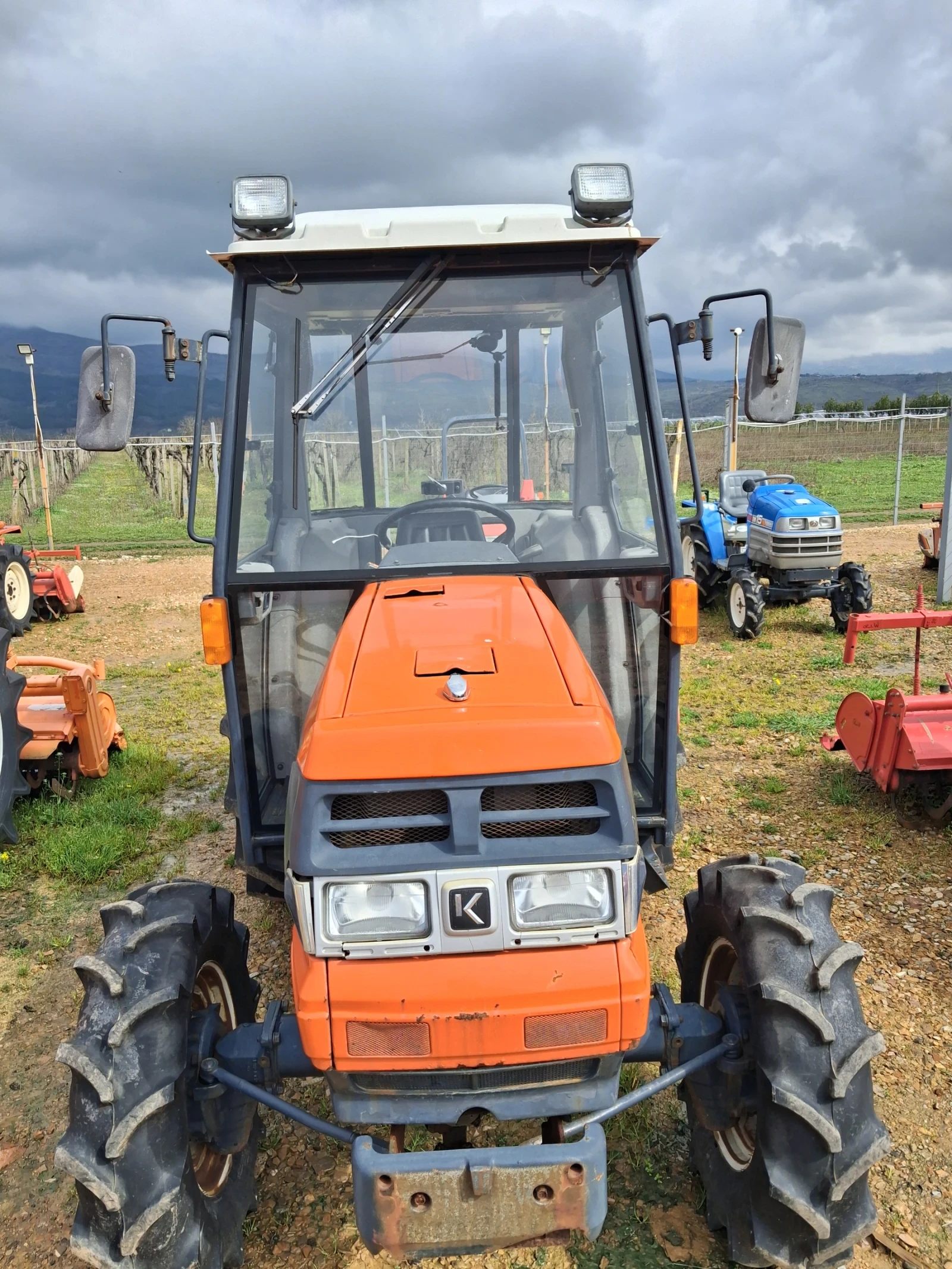 Трактор Kubota скайтрак , снимка 2 - Селскостопанска техника - 54076413