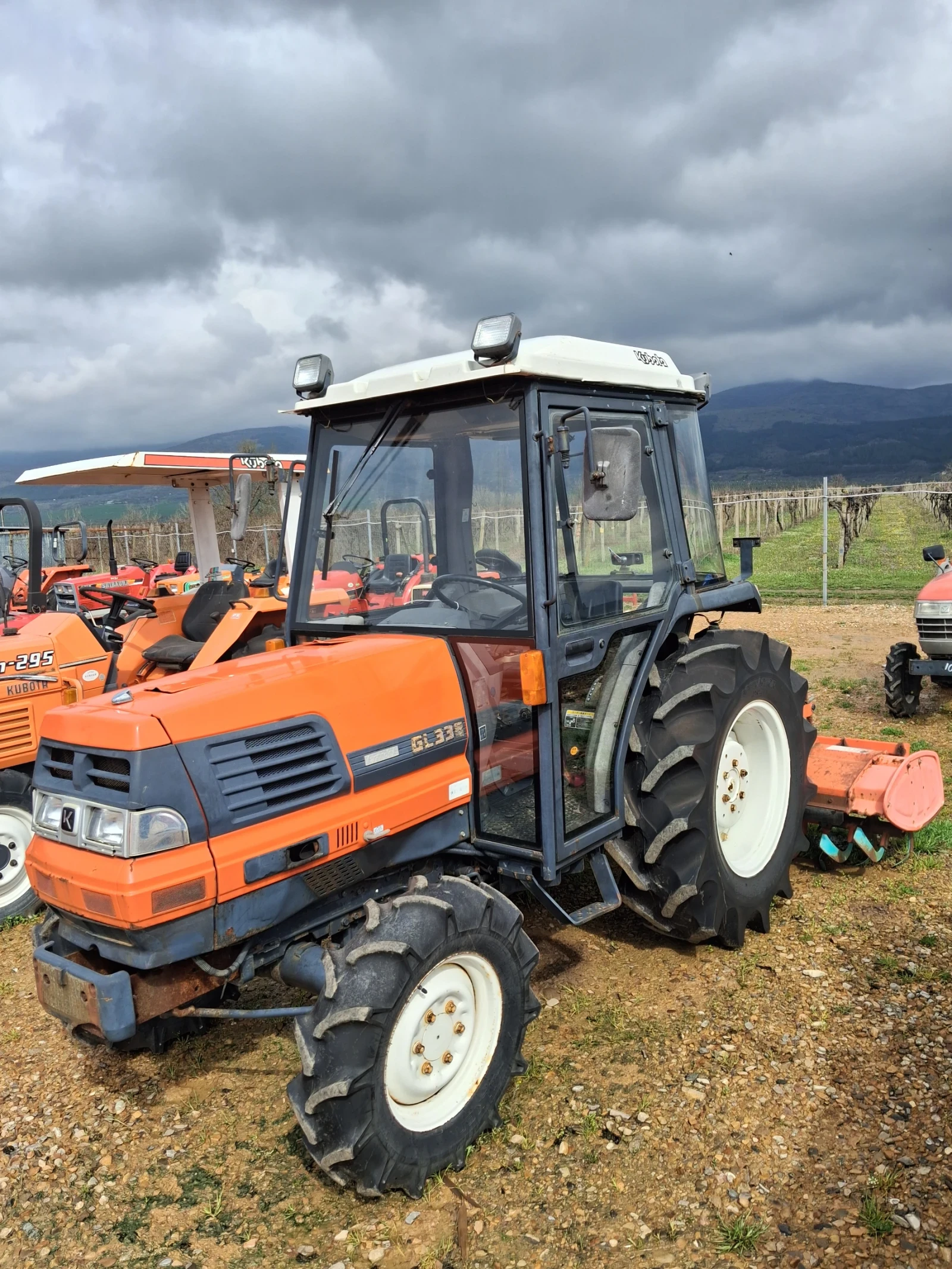 Трактор Kubota скайтрак , снимка 3 - Селскостопанска техника - 54076413