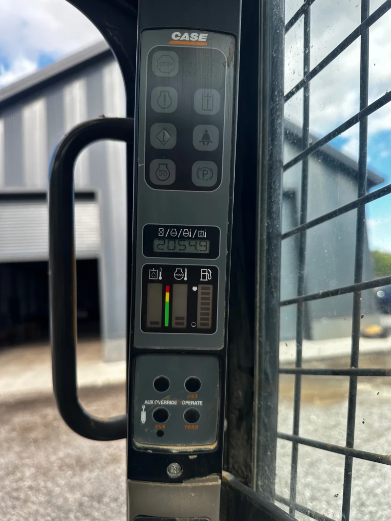 Мини челни товарачи Bobcat Case SR130, снимка 6 - Индустриална техника - 52020750